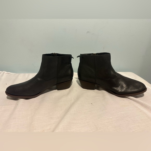 Lucky Brand Blandre Booties Ankle Boots Black Leather Stack Heel Sz6 NEW No Box - Picture 4 of 12